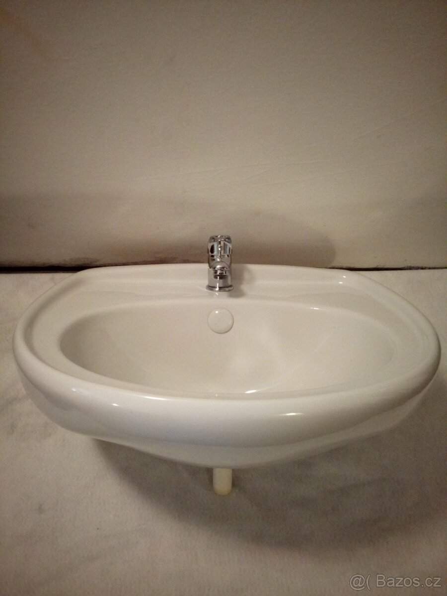 Umyvadlo Jika 60 cm včetně baterie