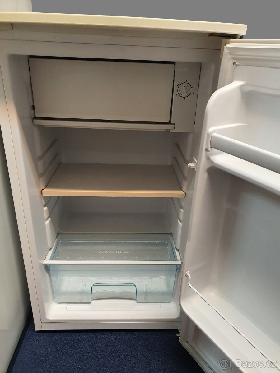 nová značková moderní malá A+ lednice