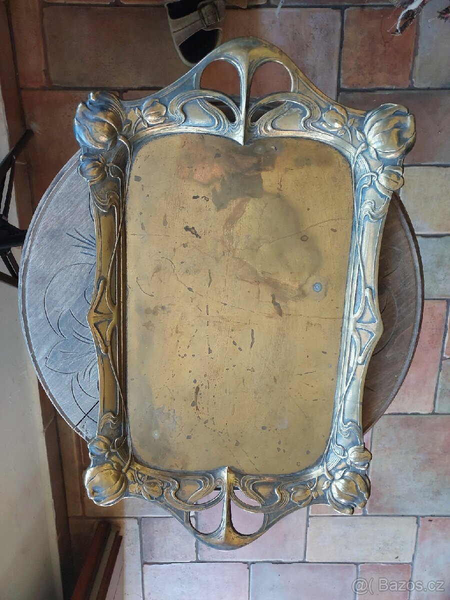 Mosazný podnos