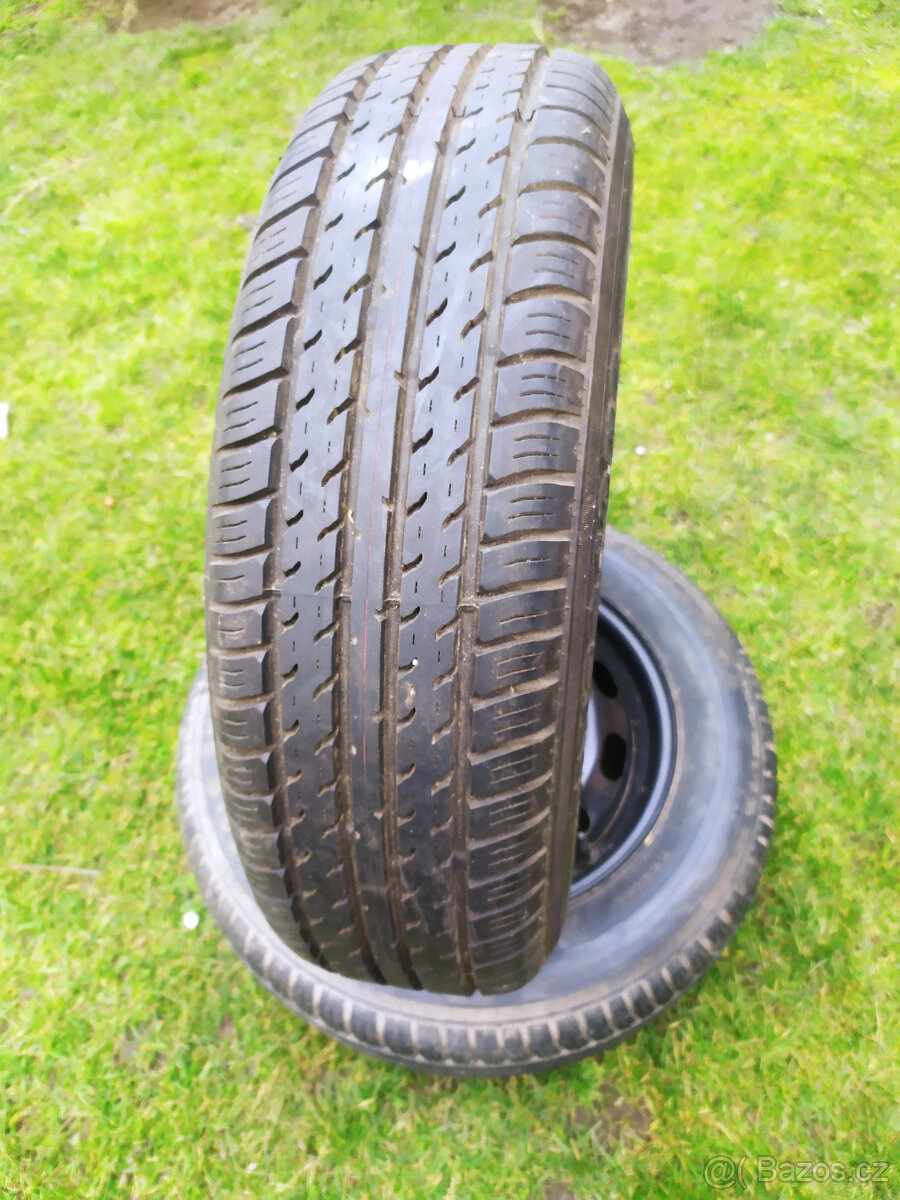 Letní pneu na discích 195/65 R15 + disky rozteč 5x100