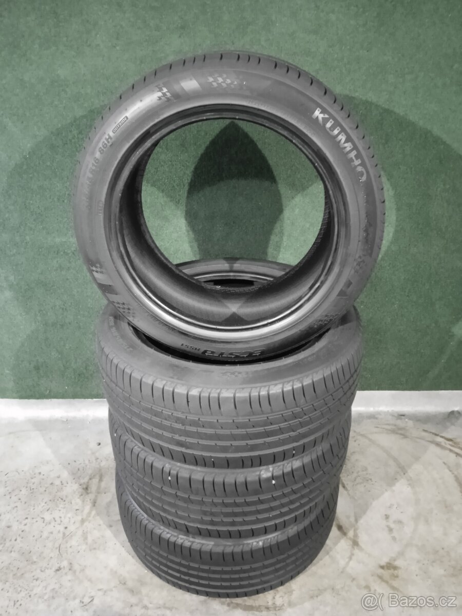 4ks letni 215/45/16 Kumho
