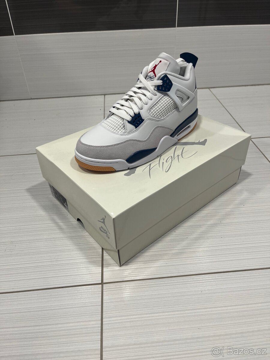Jordan 4 SB Navy
