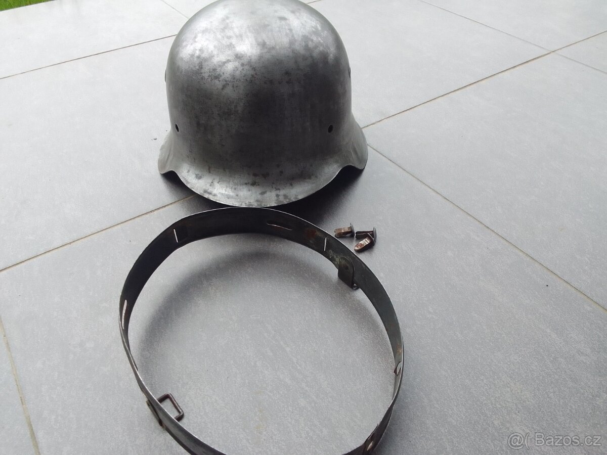 Německá helma M42