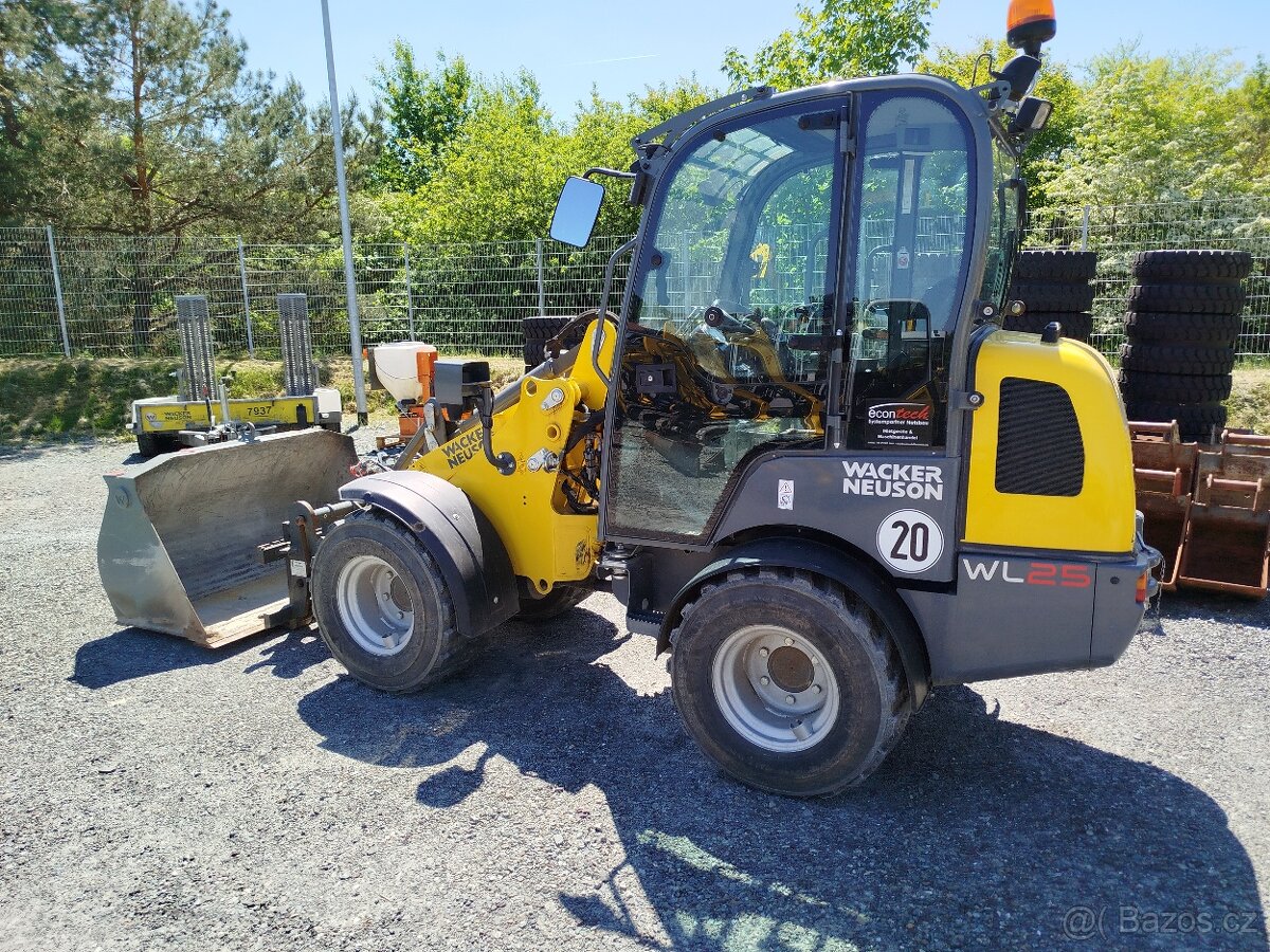 Nakladač Wacker Neuson WL 25