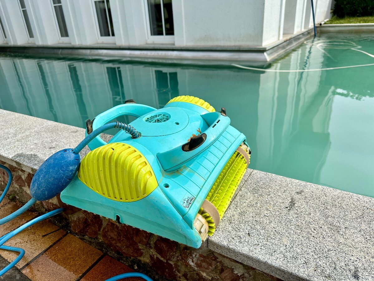 bazénový vysavač Dolphin Moby