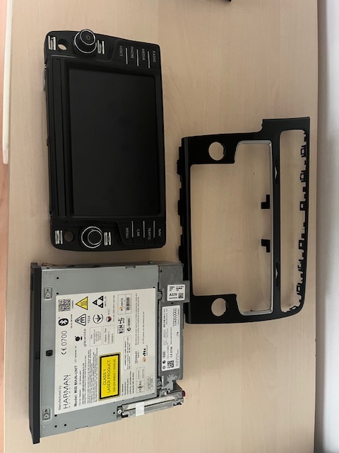 VW Golf 7 - R - komplet navigace
