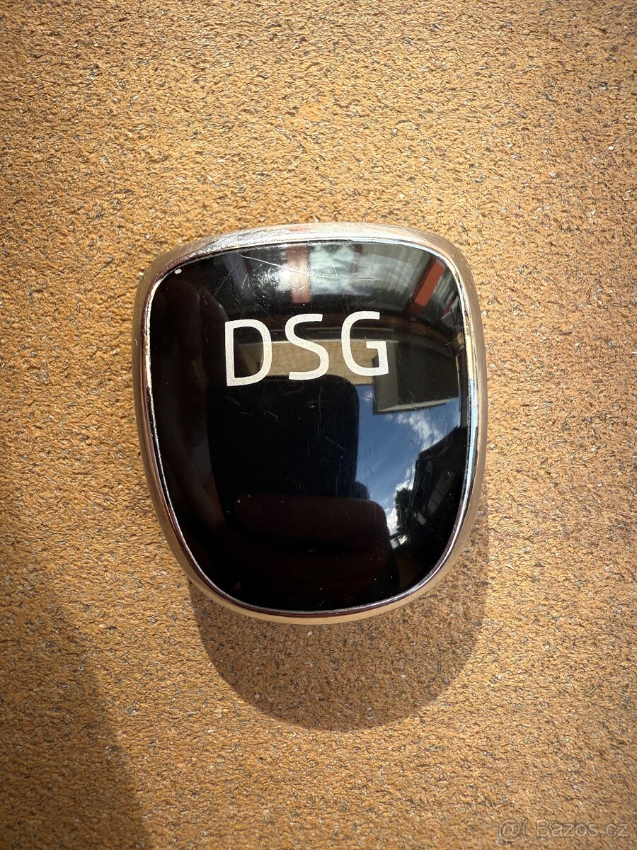 Použitá plaketka řadící páky Škoda DSG