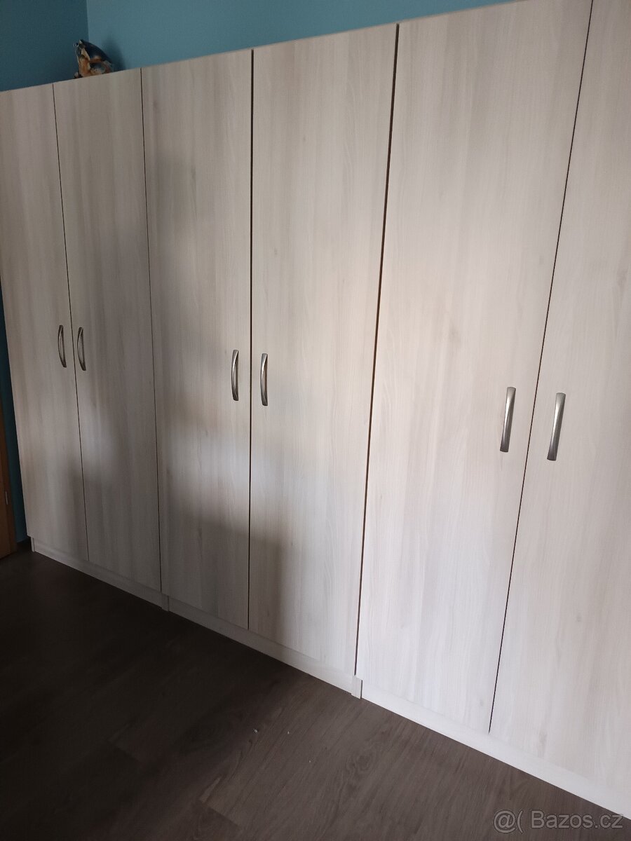 Skříně