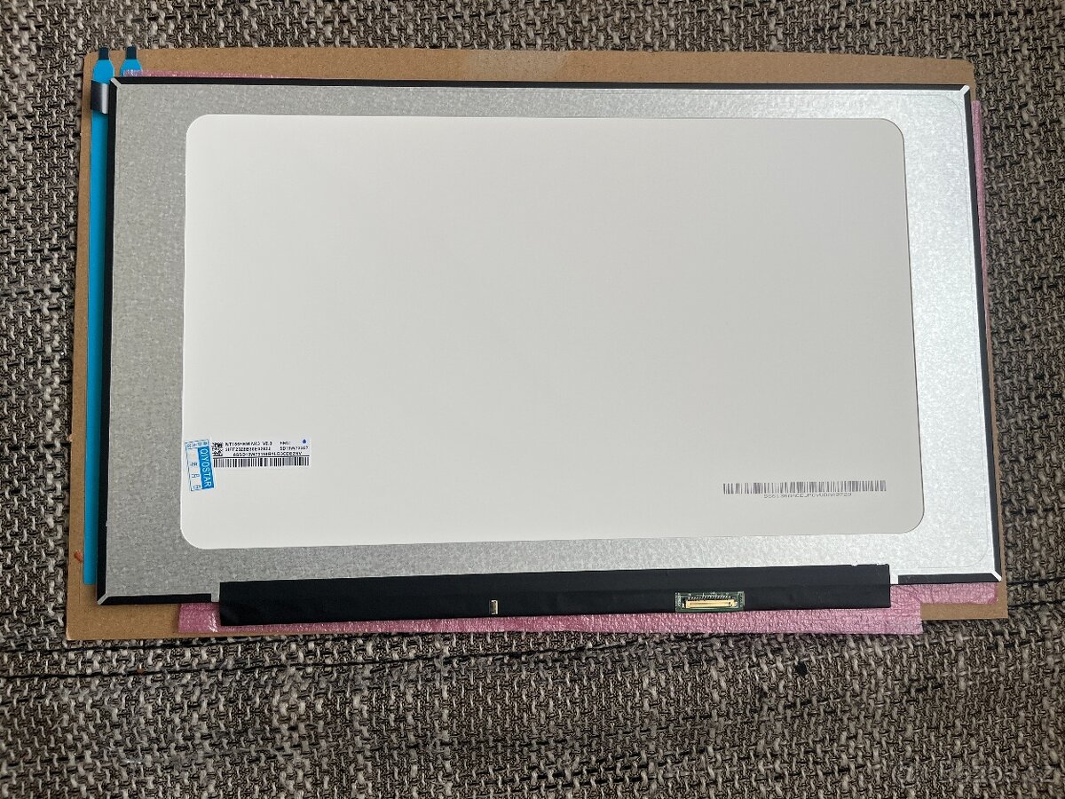 PRODÁM nový 15.6'' Full HD IPS LCD Matrix Lenovo Ideapad