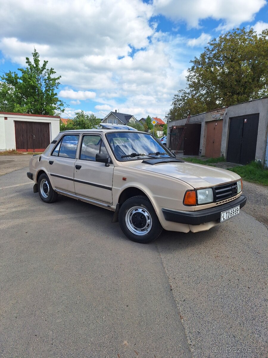 Škoda 120 L