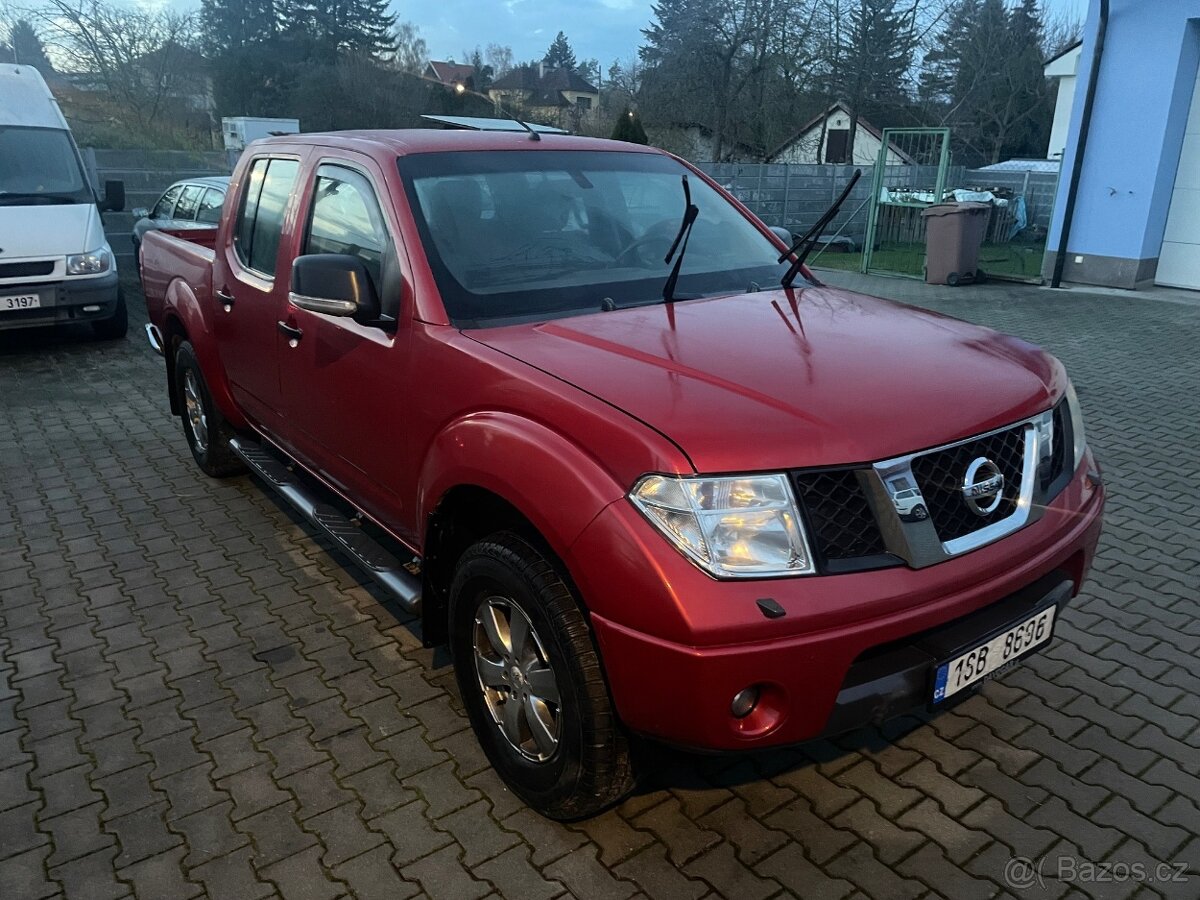 Nissan Navara Double-Cab 2.5DCi 126kw 2009 slušný stav