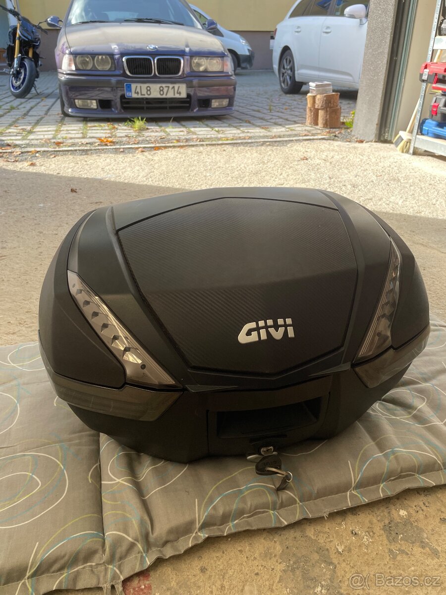 Kufr GIVI v47 + podkova givi M5