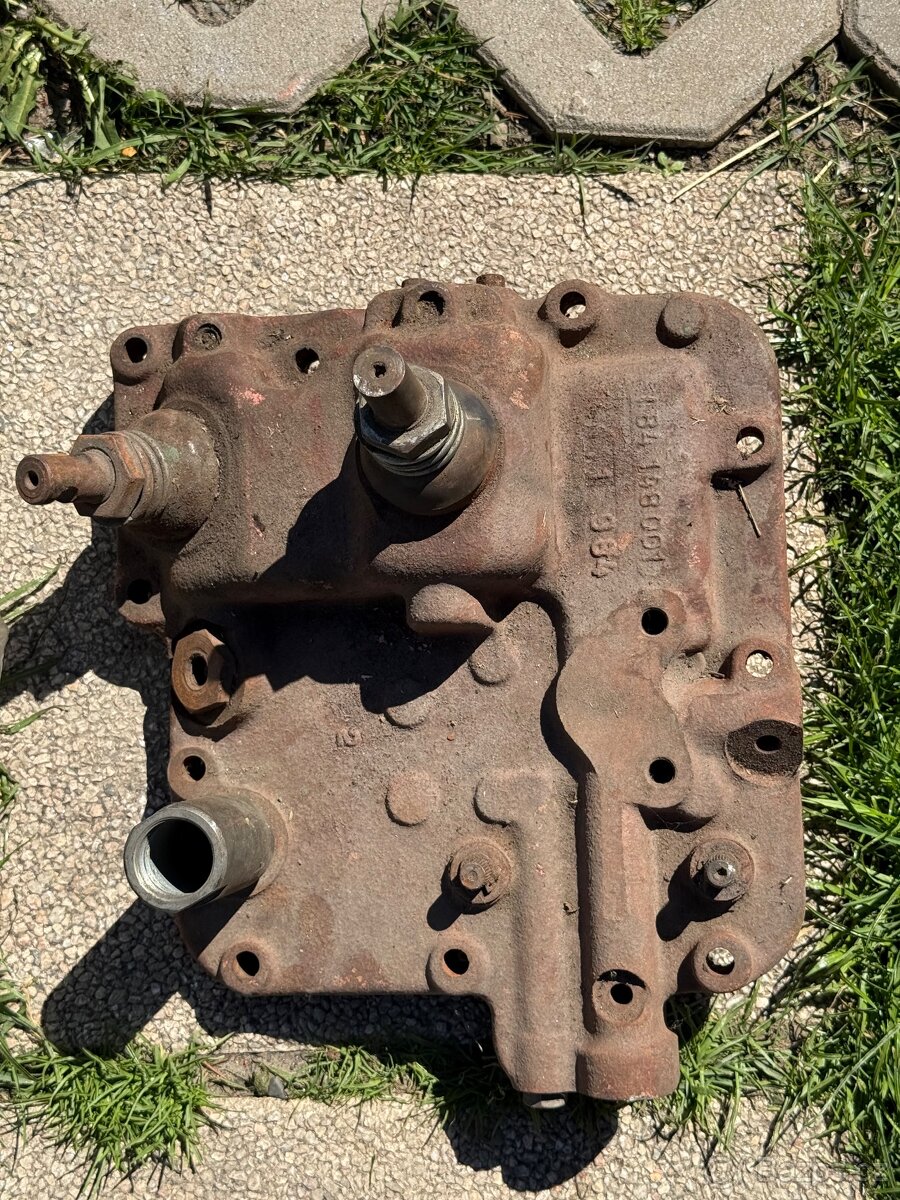 víko na zetor 80 11 nebo 80 45