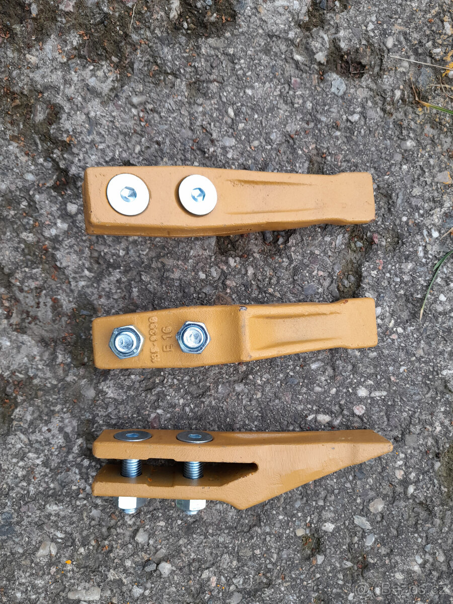 Rovné zuby pro bagr 2-6 tun rozteč 50mm břit 17mm