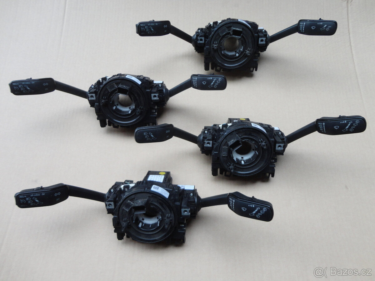 PÁČKY POD VOLANT+KROUŽEK - ŠKODA OCTAVIA 3