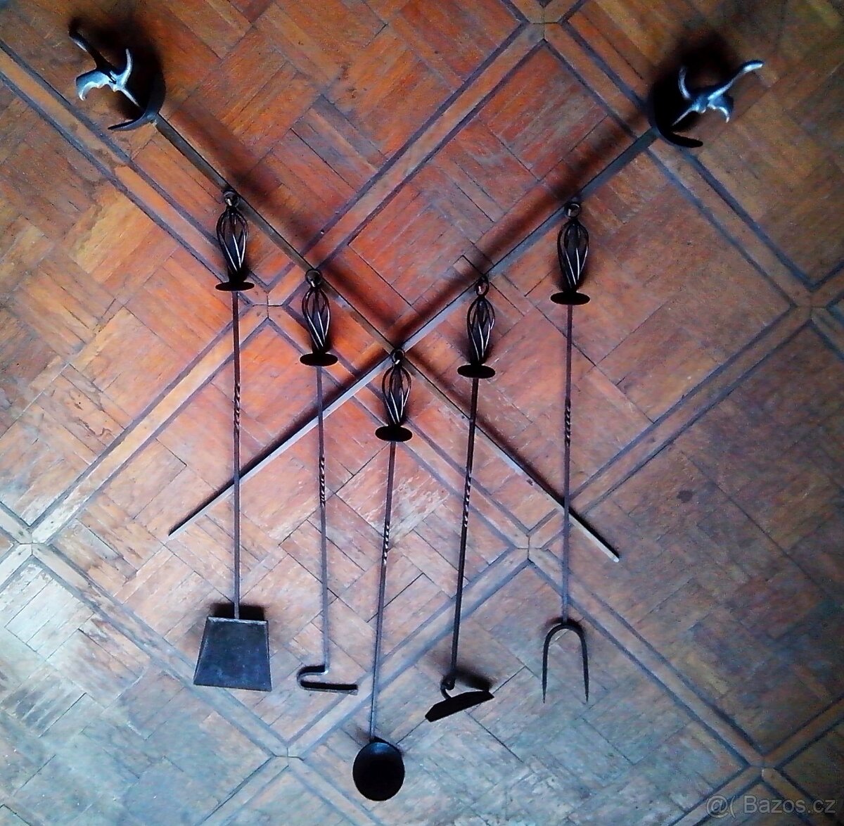 krbové nářadí, černé, kovaná rukojeť