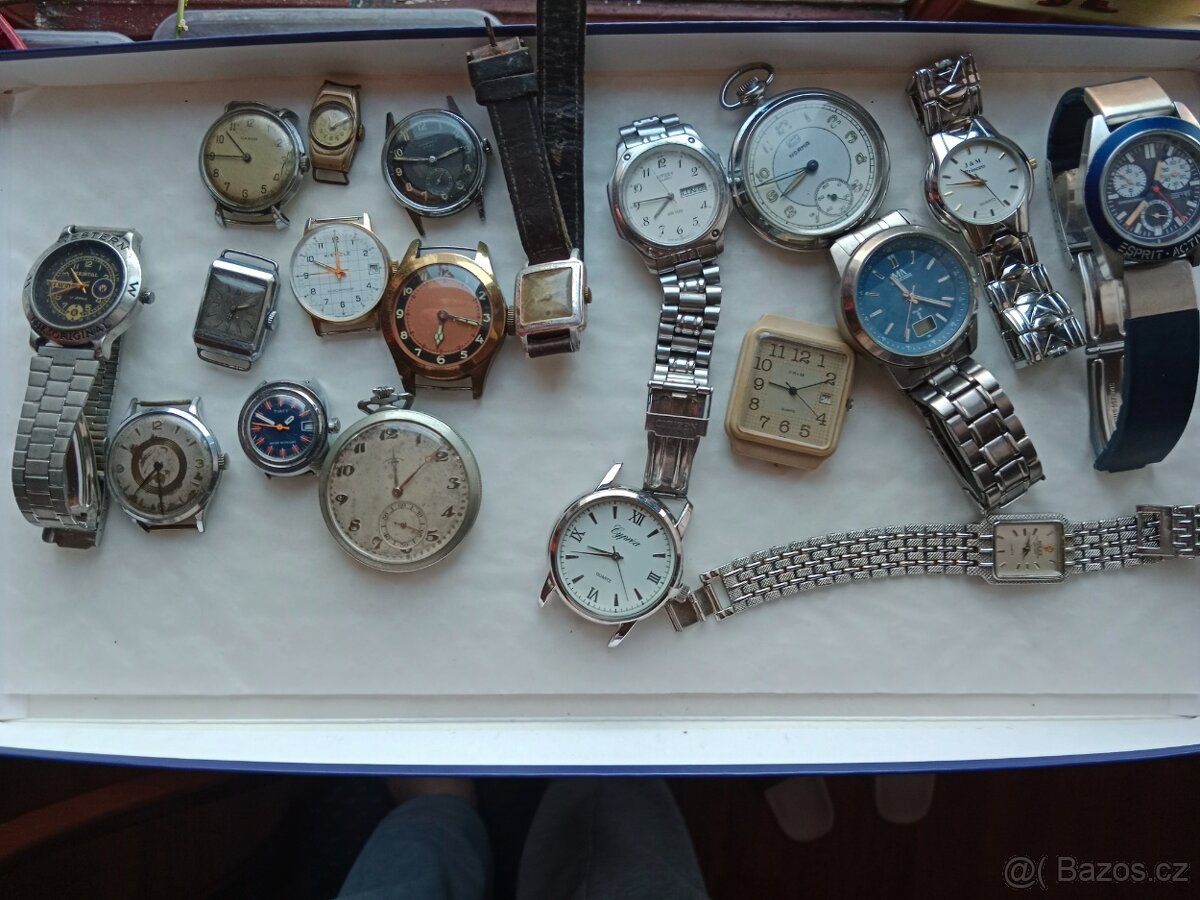 Konvolut 19 kusů starých starých hodinek