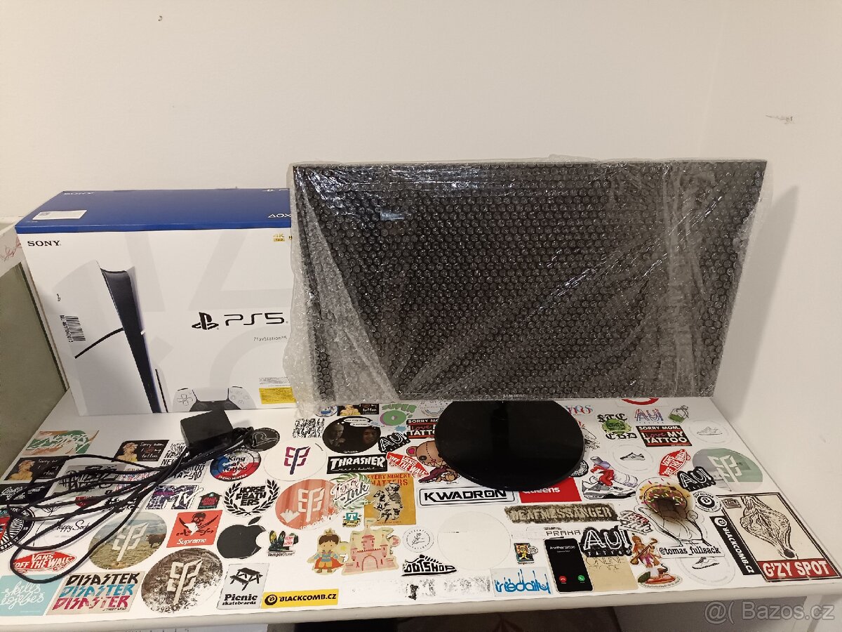 Prodám kompletní herní sestavu PlayStation 5 s mechanikou