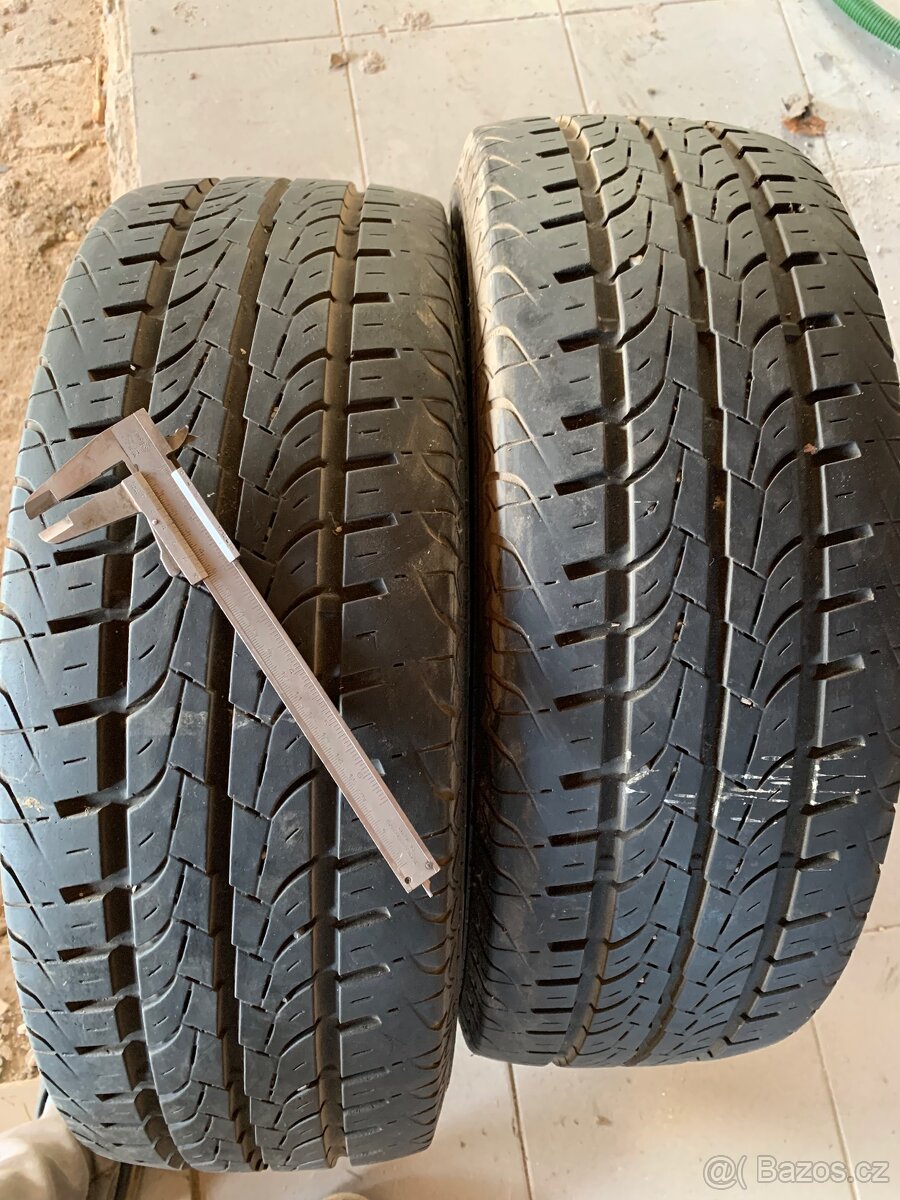 Dva kusy Semperit van-life 215/65 R16 C 7 mm