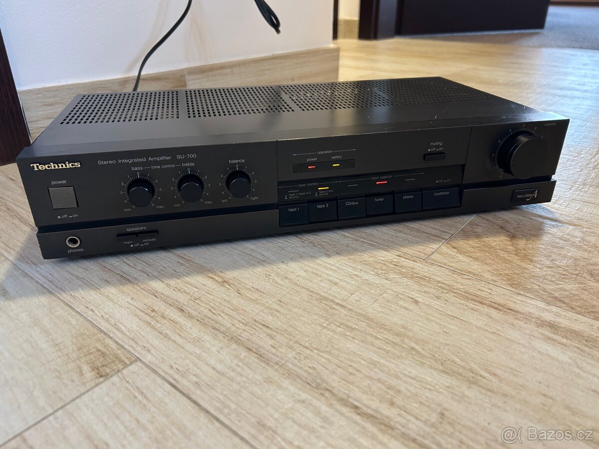 Zesilovač Technics SU-700 Stereo Integrated Amplifier