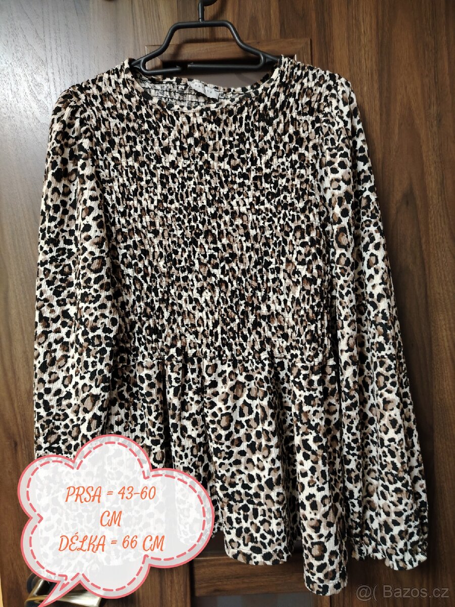 Dámská halenka s žabičkováním