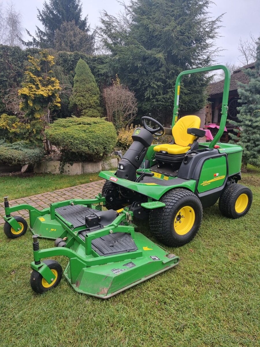 Profi sekací traktor John Deere 1545 pohon 4x4