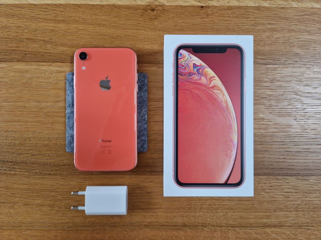 Apple iPhone XR 128GB Coral (MRYG2CN/A)