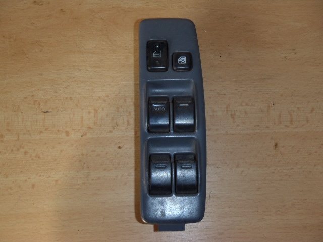 Toyota Rav4 panel ovladáni oken