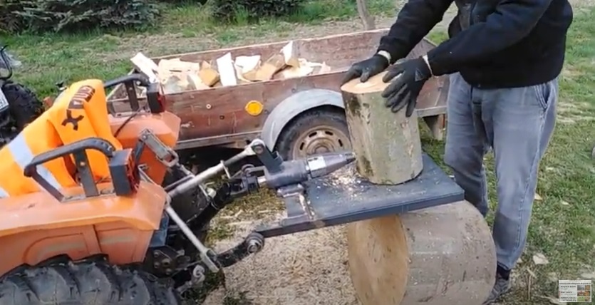 Kuželová štípačka na malotraktor do tří bodu