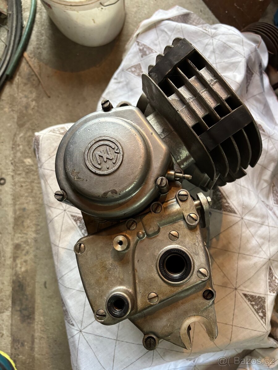 ČT 125/516 nový motor + nádrž - uloženky
