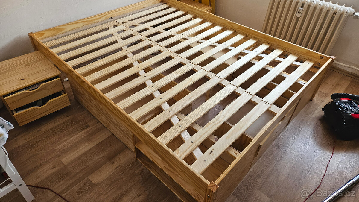 Manželská postel s úložným prostorem 160x200