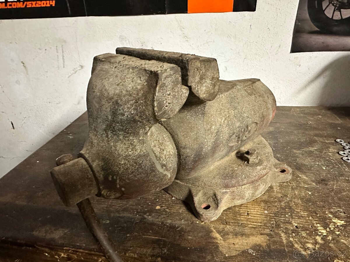 Svěrák York 125