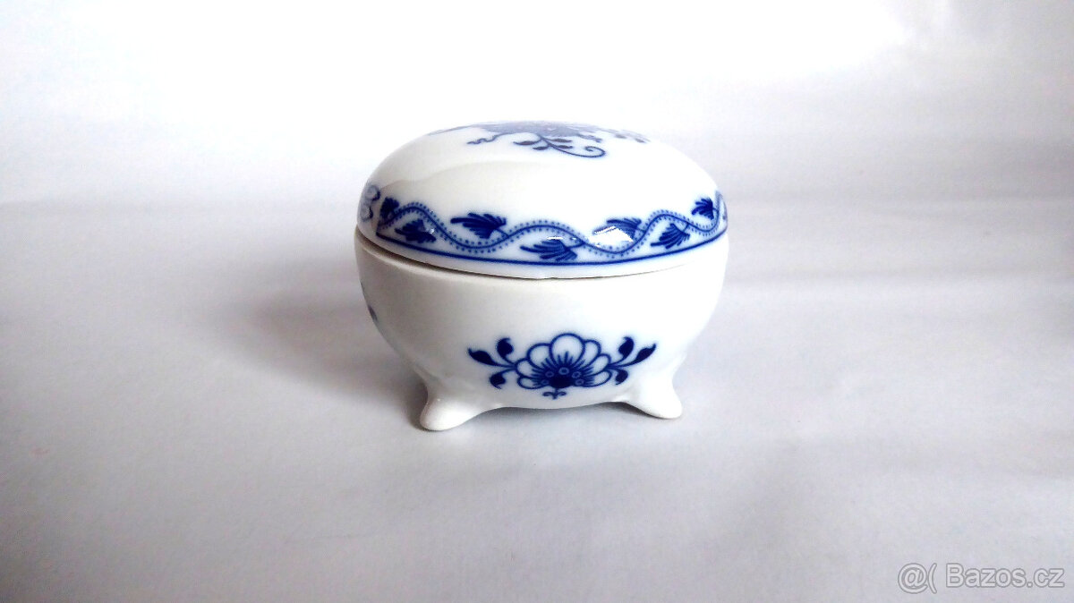 T010a_ Dóza, cibulák, porcelán, retro