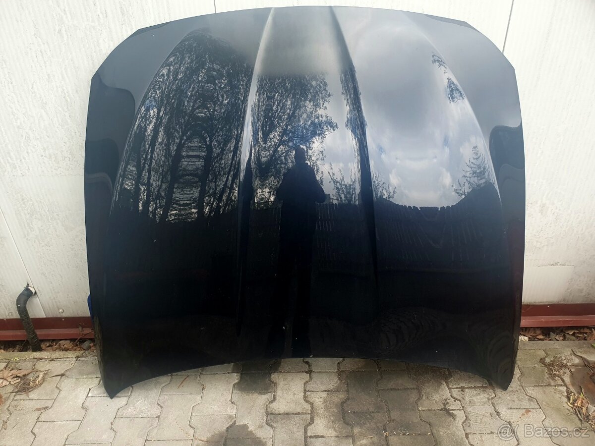 Kapota bmw f10