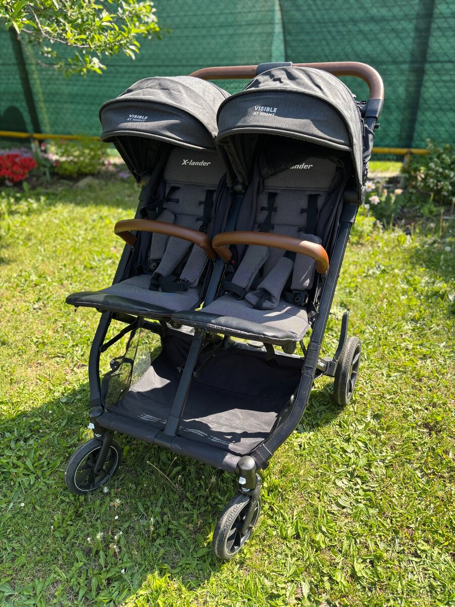 Kočárek pro dvojčata