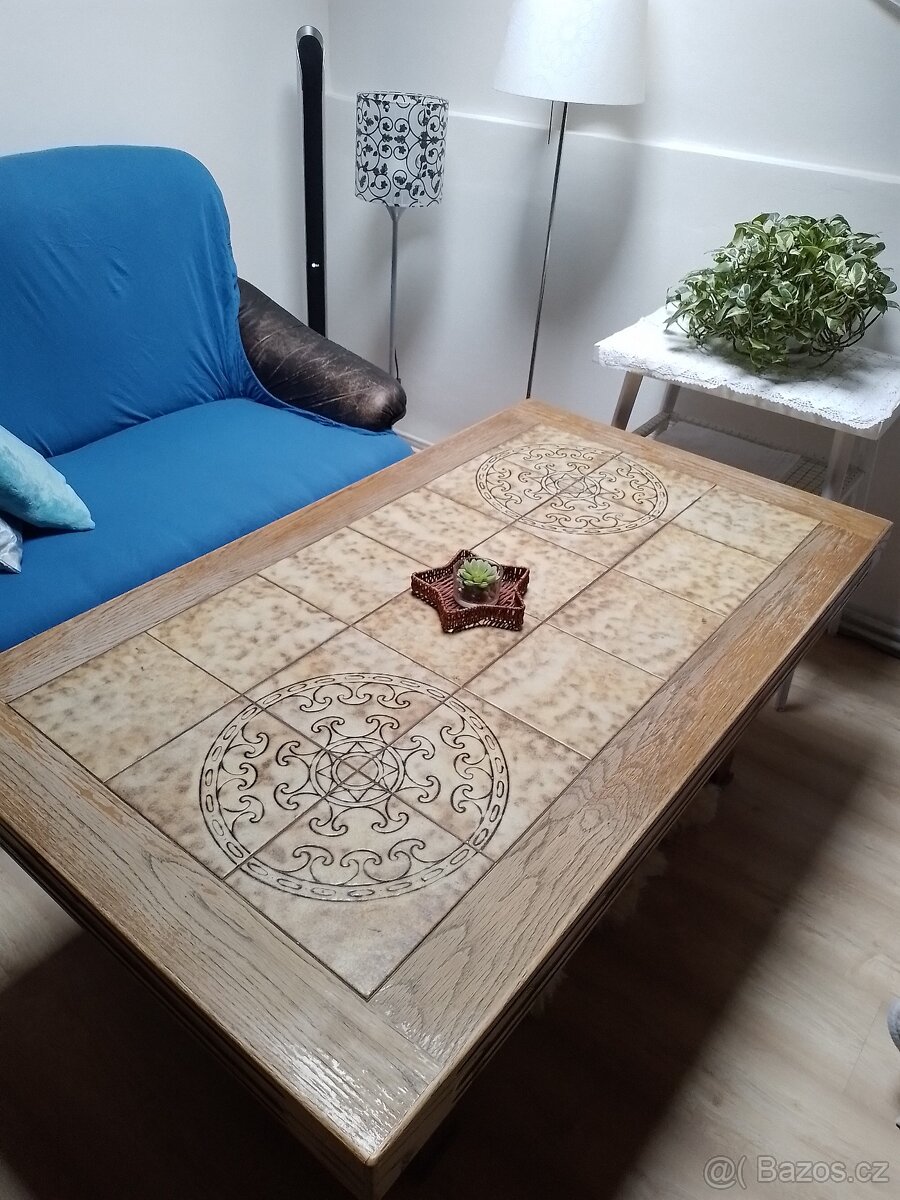 Konferenční stůl