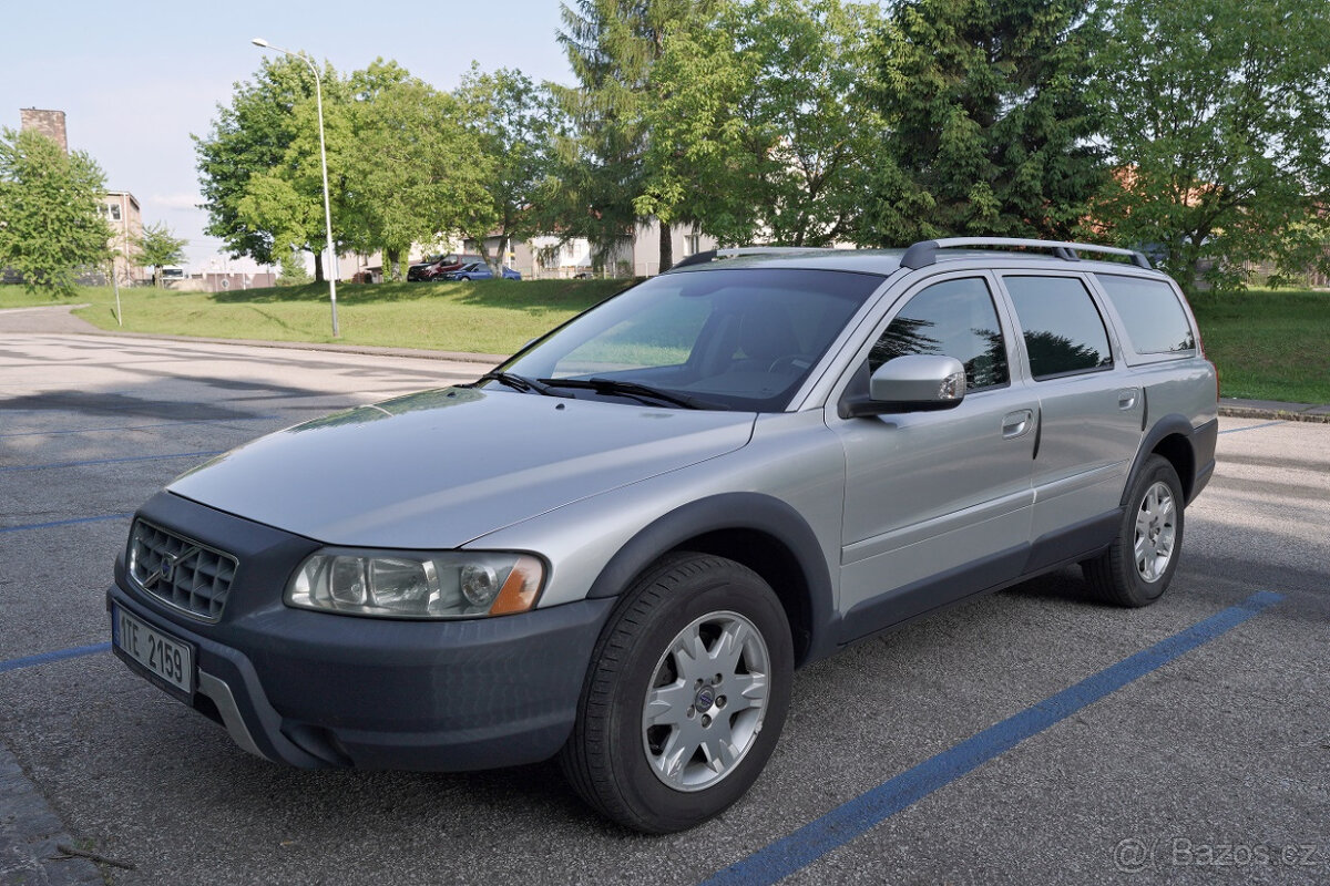 Volvo XC70 D5 2007, 136kW, 4x4, automat, BT, zimní kola