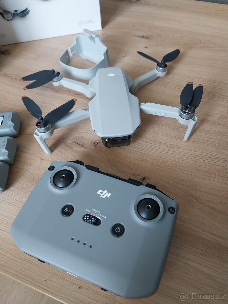 DJI Mini 2 Fly More Combo – Skvělý stav + BONUS karta 128 G