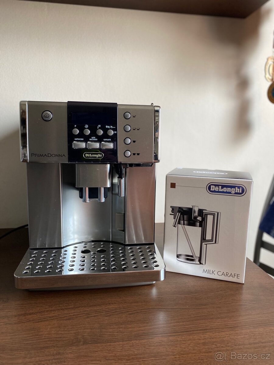 Automatický kávovar Delonghi