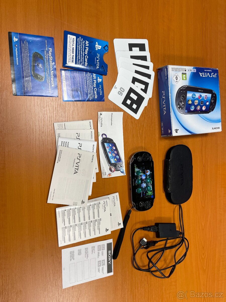 PlayStation Vita 1104 OLED + 8GB karta – pěkný stav