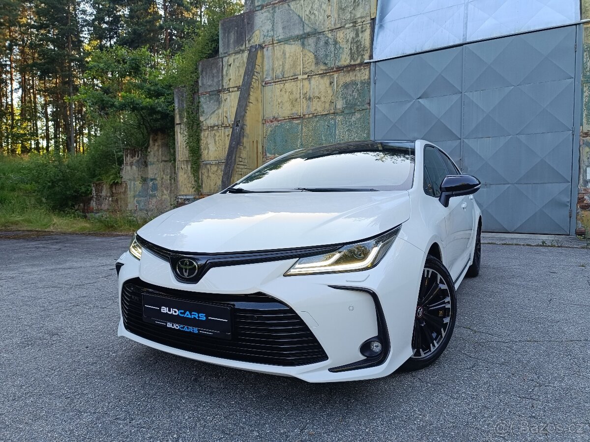 Toyota Corolla Hybrid GR Sport rok 2022, najeto: 39.225 km