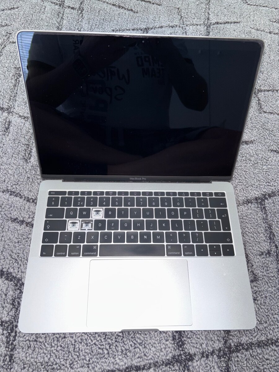 13” Macbook Pro 2016 - na díly