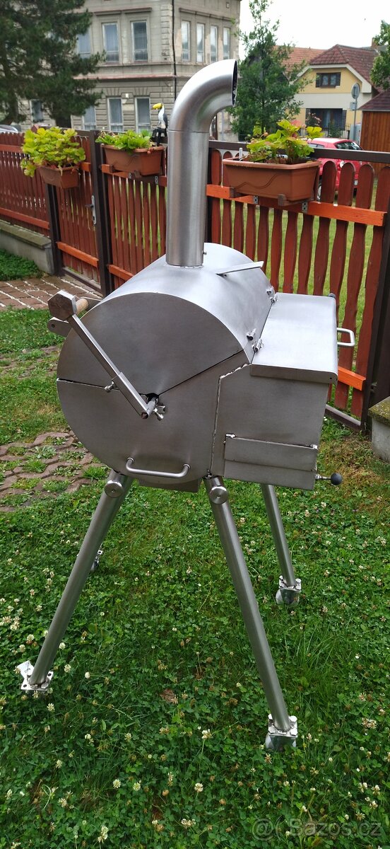 Nerezový gril na kýtu