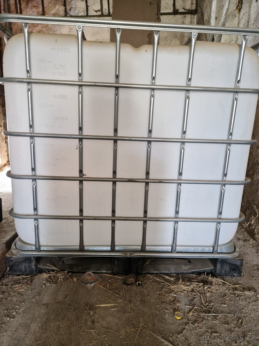IBC kontejner 1000 l, plastová nádrž