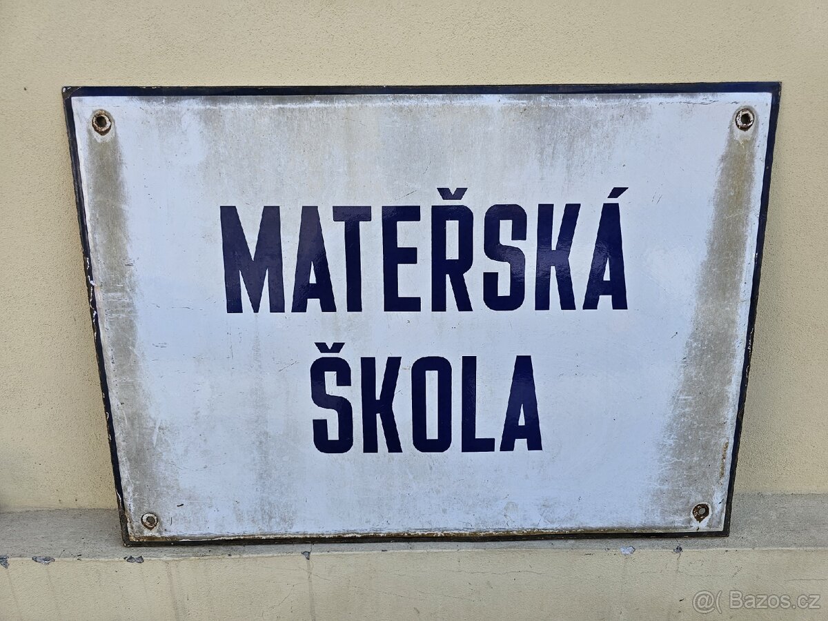 Stará smaltovana cedule mateřská škola