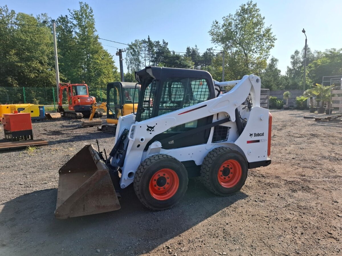 Nakladač smykovy Bobcat S590 2014R