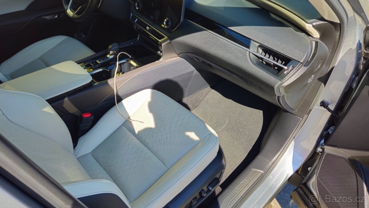 Lexus RX 450h+