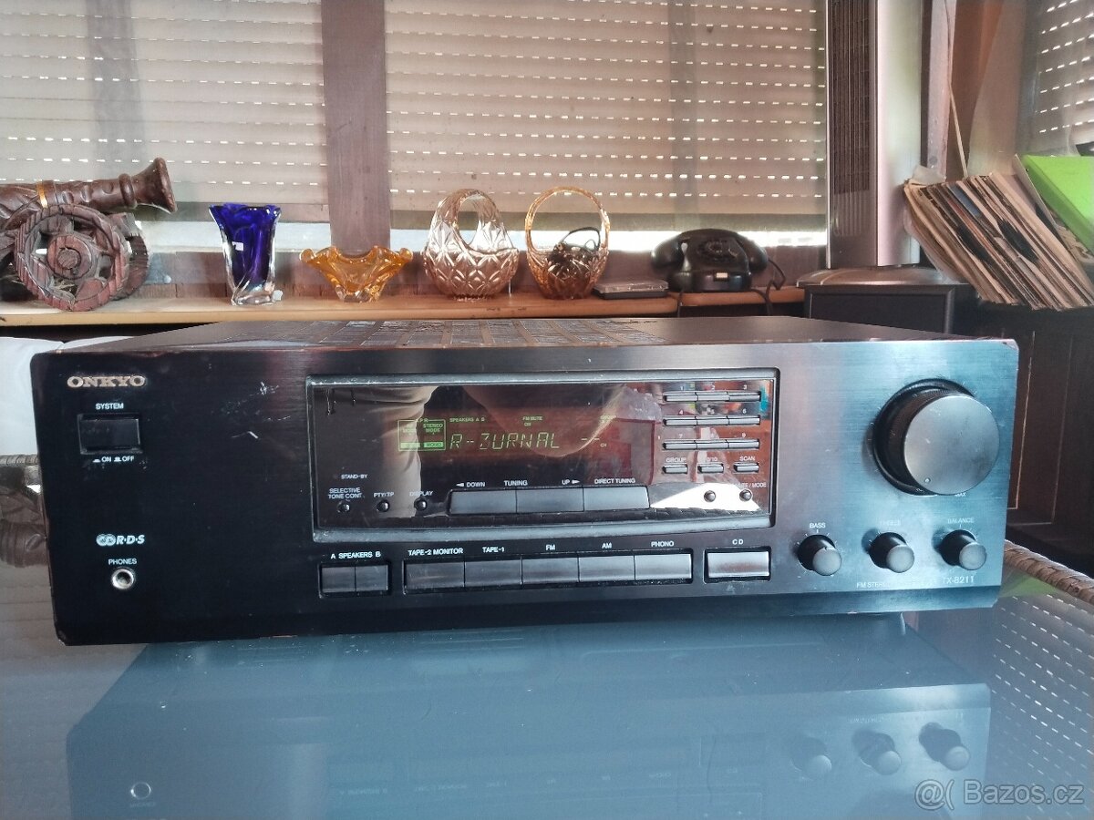 Onkyo TX-8211 receiver