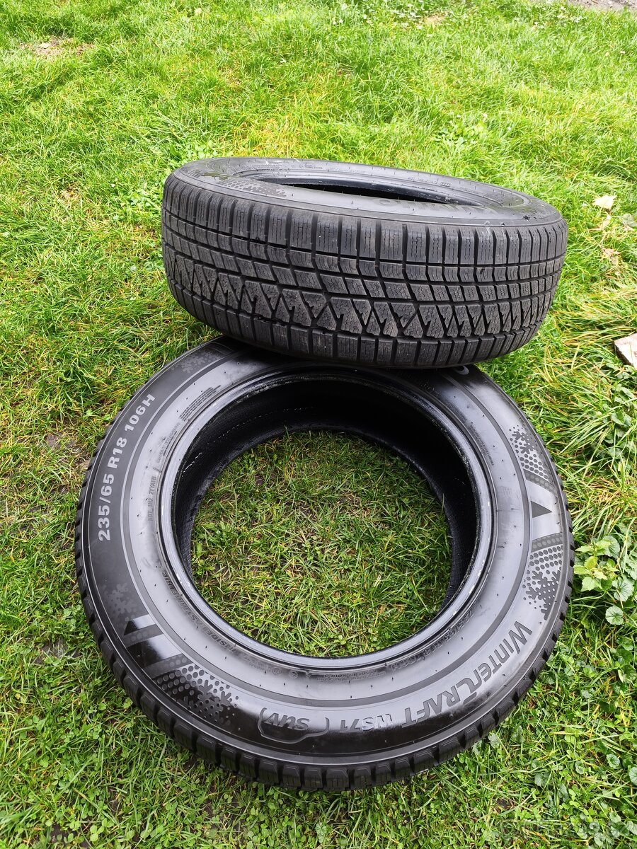 2x Kumho Wintercraft 235/65/R18