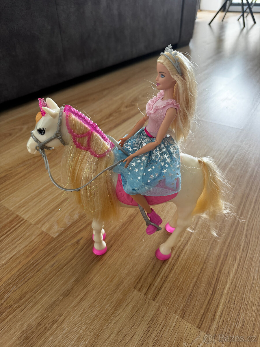 Prodám panenky Barbie a kůň snů
